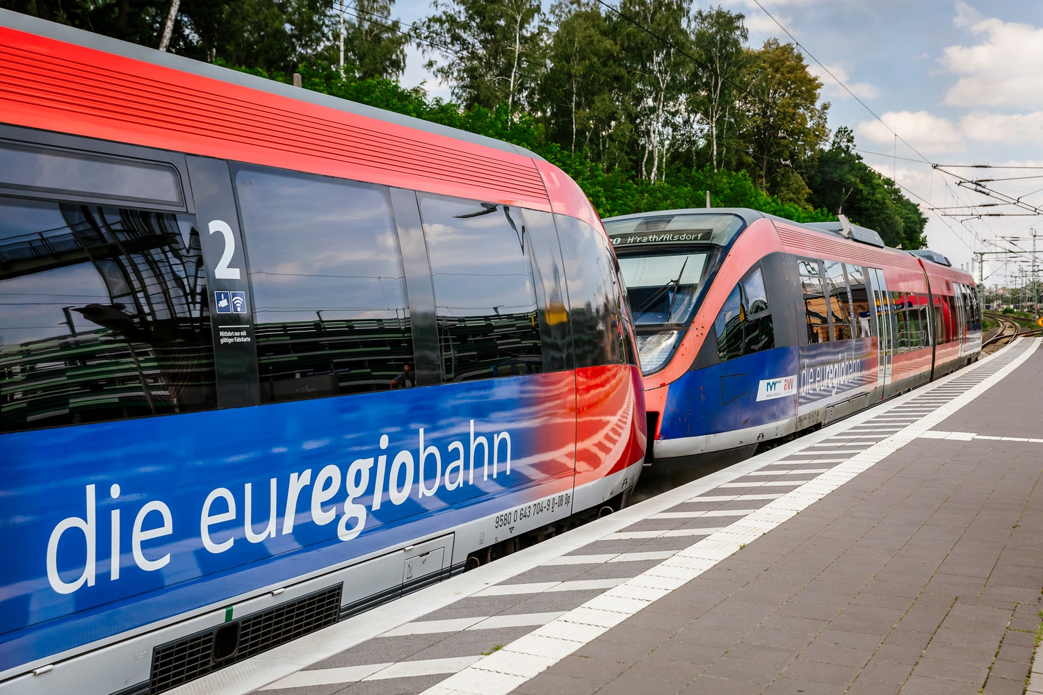 RB 20 euregiobahn am Bahnsteig (Foto: Smilla Dankert)