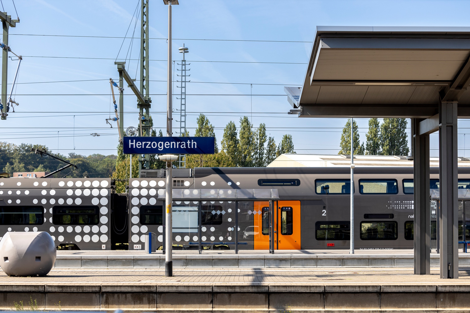 RE 4 (RRX) am Bahnhof Herzogenrath (Foto: Smilla Dankert)