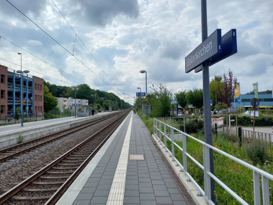 Sauberer Bahnsteig in Geilenkirchen